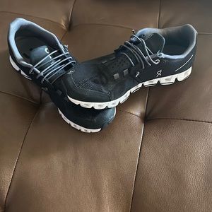 Onclound running shoes